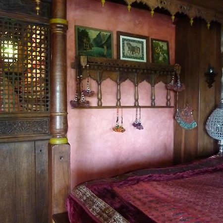 Les Folies De La Serve Ouroux Ngoại thất bức ảnh